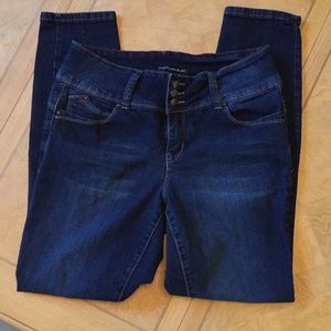 Royalty “Want a Betta Butt” jeans. SZ 10